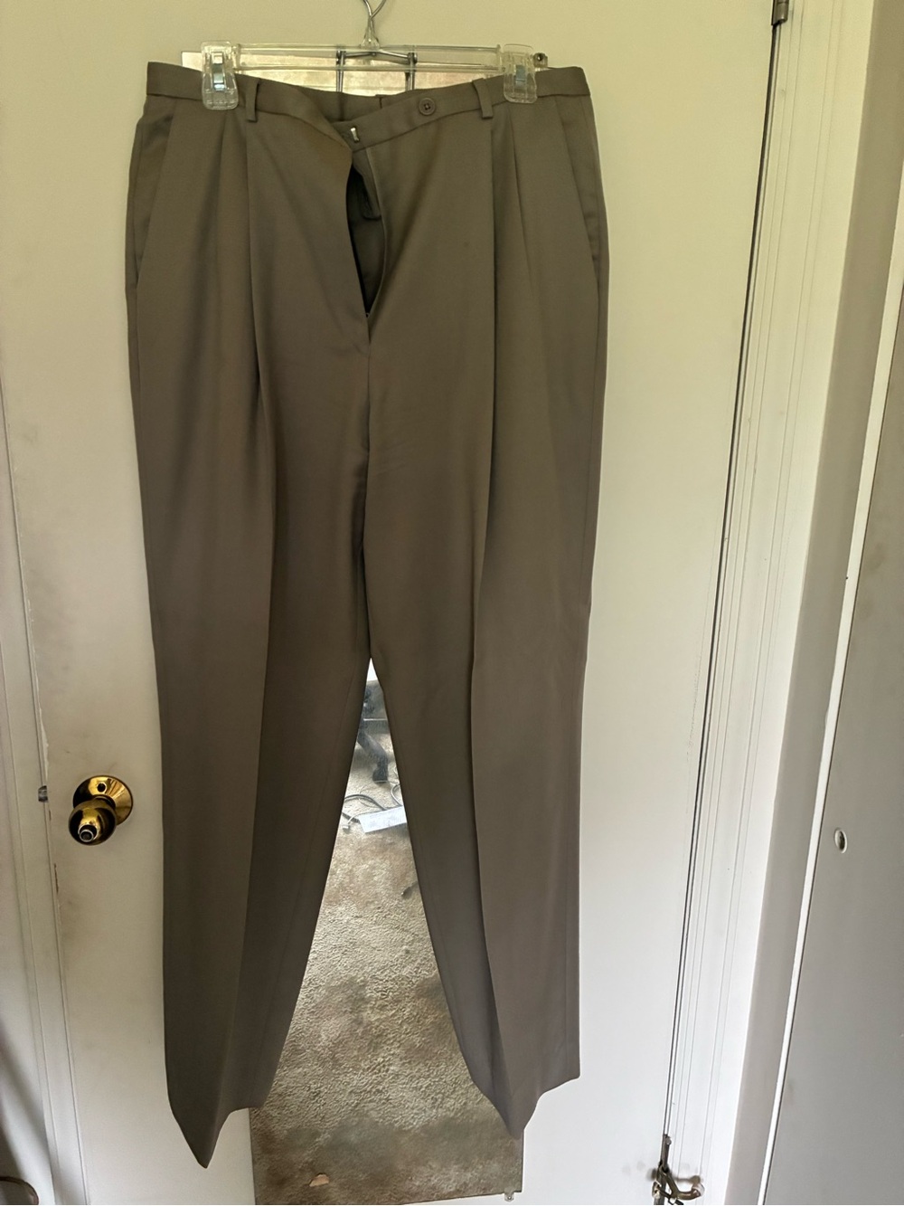Ladies Brooks Brothers Dress Pants - size 14 Taupe • Classic Pleated Trousers